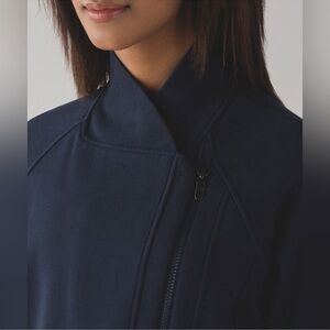 Lululemon Back To It Wrap Inkwell. Size 4